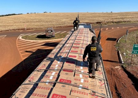 DOF apreende carreta carregada com mais de 50 mil pacotes de cigarros contrabandeados