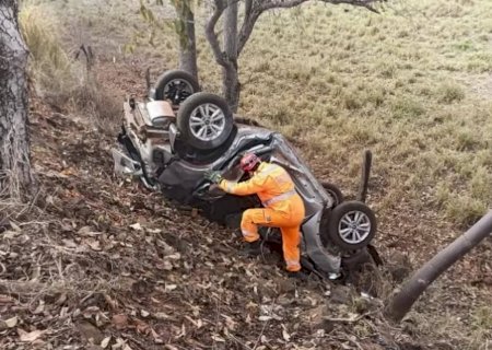 Agrônomo de Dourados morre ao bater carro em árvore