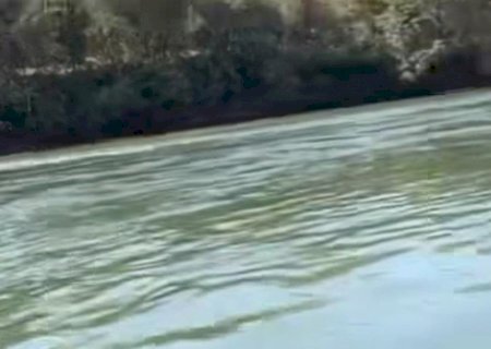 Jovem pede socorro e desaparece enquanto nadava no Rio Verde