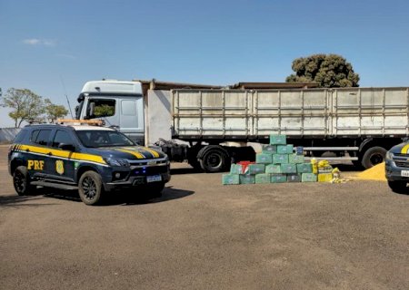 PRF apreende mais de 450 kg de drogas escondidas em carga de milho