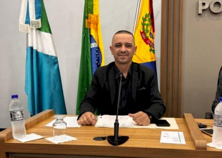 Vagner Policia pede instalação de lixeiras nos pontos de ônibus da cidade