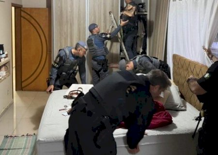 PF reprime crimes de tráfico de drogas e lavagem de dinheiro