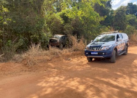 Dupla furta carro em rancho, bate o veículo e é presa tentando repetir o crime em Anaurilândia