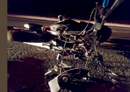 Motociclista bate na traseira de caminhão e morre na BR-060