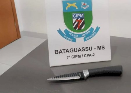 Mulher esfaqueia marido em fazenda e é presa por tentativa de homicídio