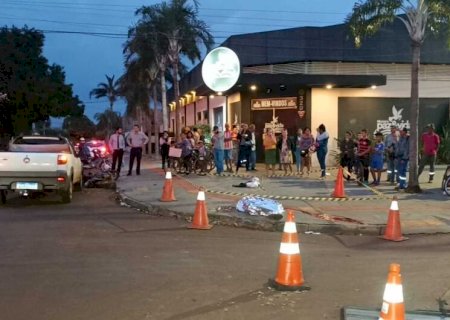 Colisão entre utilitário e moto termina com jardineiro morto