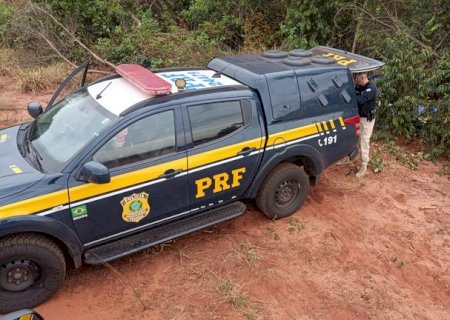 PRF apreende maconha e cigarros