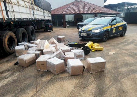 PRF prende motorista transportando quase uma tonelada de maconha em carga de óleo vegetal