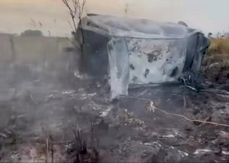 Motorista morre carbonizado em colisão entre dois veículos na BR-060