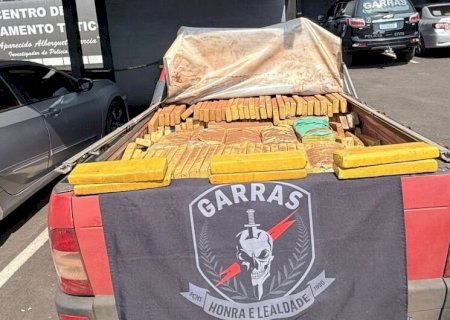 Tentativa de fuga termina com apreensão de mais de 800 kg de maconha