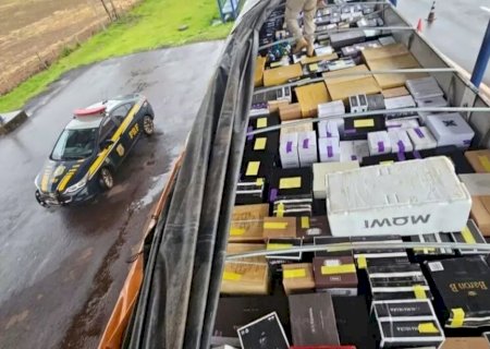 Motorista é preso com vinhos argentinos, franceses e portugueses contrabandeados