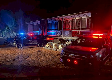 FICCO/MS intercepta caminhão com fundo falso carregado com cocaína