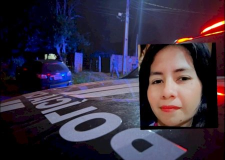 Mulher é morta a facadas em frente à própria casa