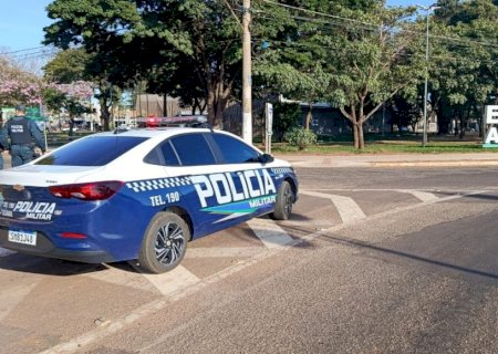 Polícia Militar intervém em confusão entre vizinhos em conjunto de kitnets e leva envolvidos à delegacia
