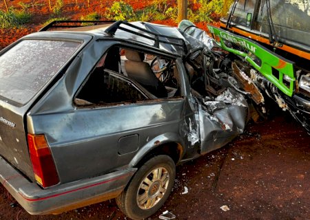 Deodápolis - Acidente entre ônibus e carro deixa uma vitima em estado grave