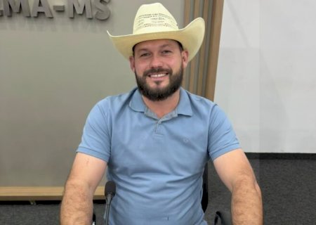 Eder Chicó requer informações relacionadas à pacientes em filas de espera e informações referentes à frota de veículos e máquinas pertencentes ao município