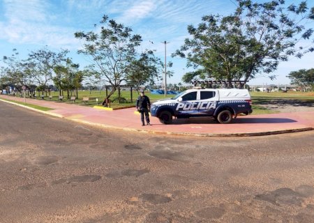 Ivinhema: Polícia Militar conduz homem até a delegacia por violência doméstica no bairro Guiray