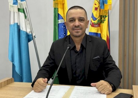 Vagner Policia solicita melhorias e adequações na iluminação pública da Praça do Bairro Itapoã e construção de calçada e a instalação de iluminação ao redor do antigo zoológico