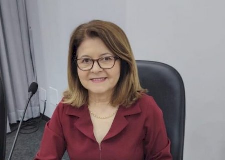 Ivonete Mendonça solicita contratação de especialistas para atendimento na rede pública municipal de saúde, como fisioterapeuta, médico geriatra e fonoaudióloga