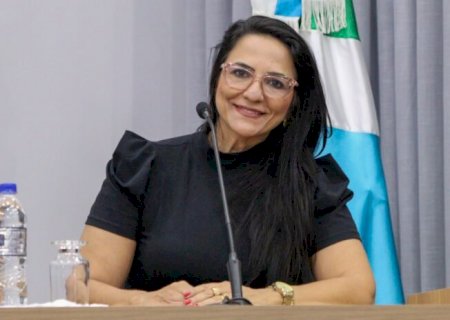 Lucimar Viana concede MOÇÃO HONROSA DE RECONHECIMENTO á Srª Maria Irene Soares Nery