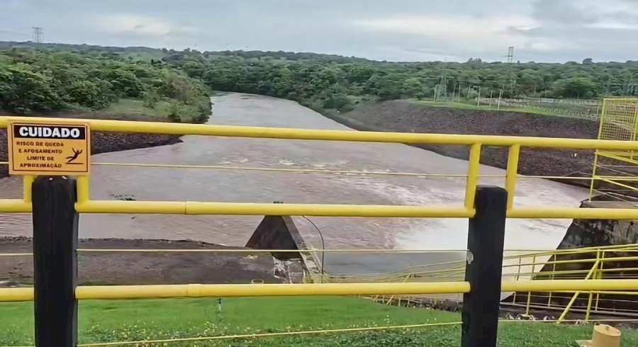 Rio Pardo em alerta: macrófitas avançam e preocupam moradores em Ribas do Rio Pardo